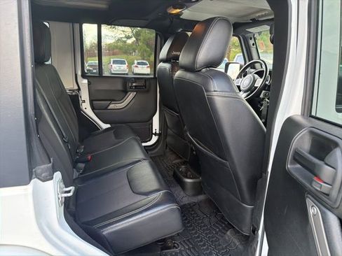 Used 2018 Jeep Wrangler Unlimited Sport image 7