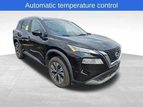 Used 2023 Nissan Rogue SV w/ SV Premium B Package image 5