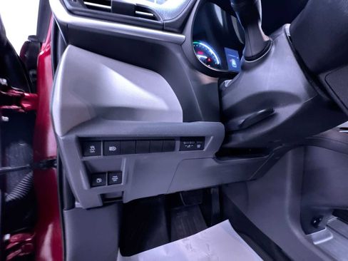 Used 2022 Toyota Sienna XLE image 16