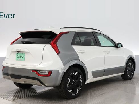Used 2023 Kia Niro Wave FWD image 3