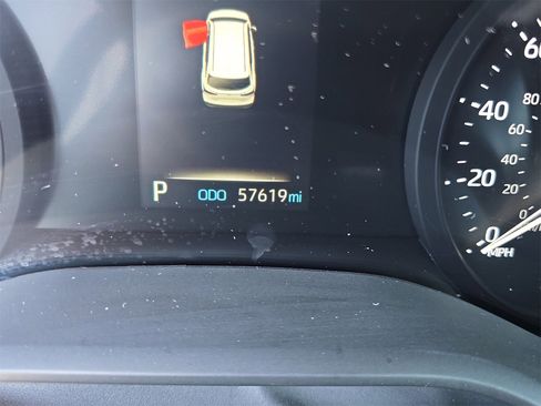 Used 2024 Toyota Sienna XLE image 28