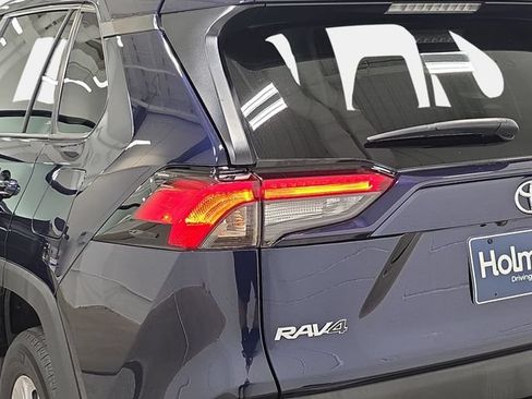 Certified 2025 Toyota RAV4 XLE AWD/4WD image 30