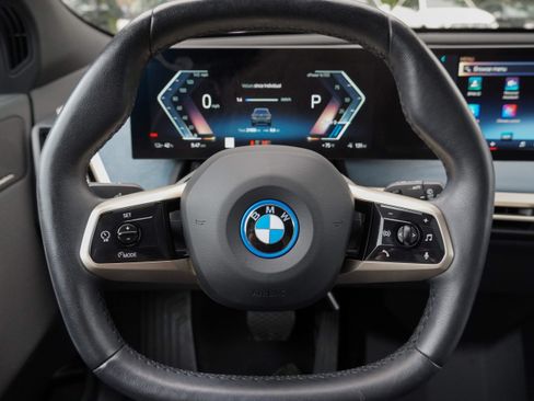 Used 2024 BMW iX xDrive50 w/ Premium Package AWD/4WD image 18