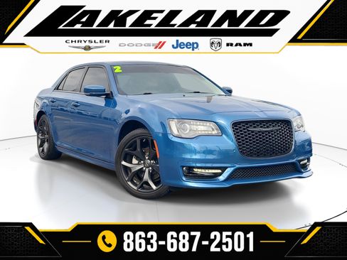 Used 2022 Chrysler 300 Touring L RWD image 1