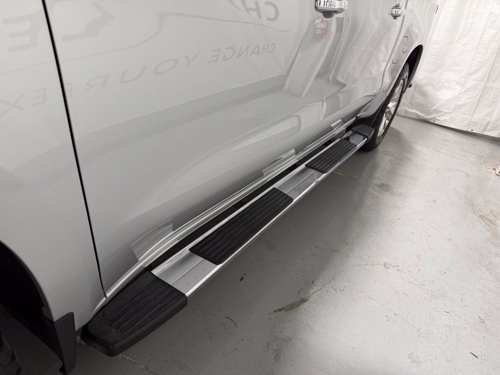 Used 2020 Chevrolet Silverado 1500 LTZ w/ LTZ Premium Package AWD/4WD image 11