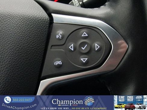 Used 2022 Chevrolet Traverse RS FWD image 32