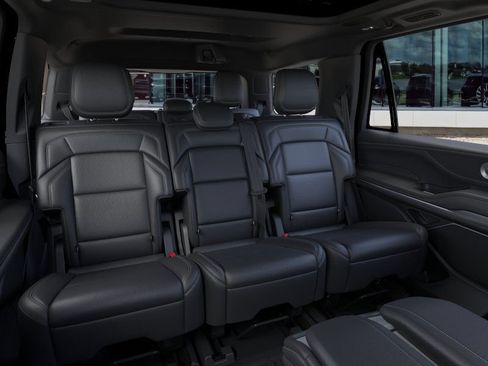 New 2025 Lincoln Navigator Reserve w/ Jet Appearance Package AWD/4WD image 27