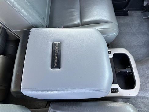 Used 2008 Toyota Sequoia Platinum image 28