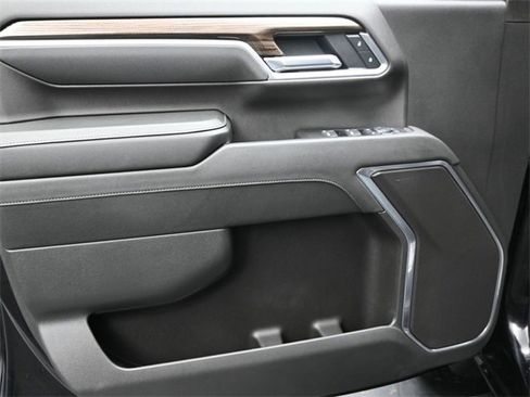 Used 2025 Chevrolet Silverado 2500 LT w/ Trail Boss Package image 6