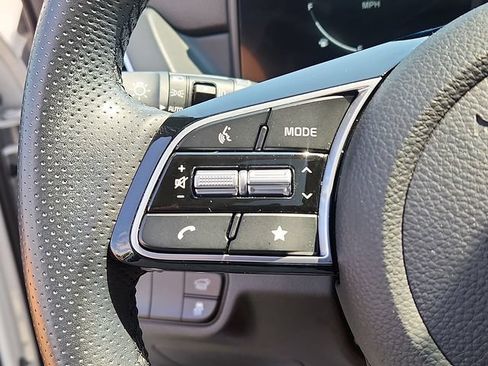 Used 2024 Kia Seltos SX w/ SX Sunroof Package AWD/4WD image 22