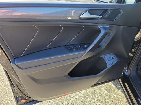 Used 2022 Volkswagen Tiguan SE image 20