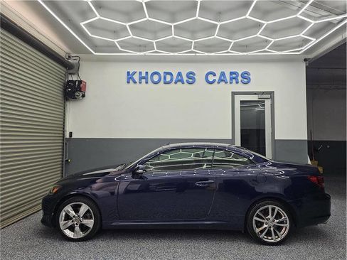 Used 2011 Lexus IS 250C image 1
