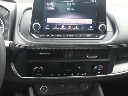 Used 2023 Nissan Rogue SV AWD/4WD image 12