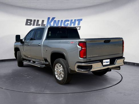 Used 2024 Chevrolet Silverado 2500 LTZ w/ LTZ Convenience Package AWD/4WD image 3