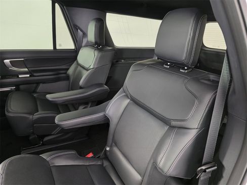 Used 2025 Ford Expedition Max Platinum w/ Stealth Performance Package image 15