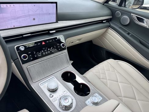 Used 2025 Genesis GV80 3.5T Prestige image 23