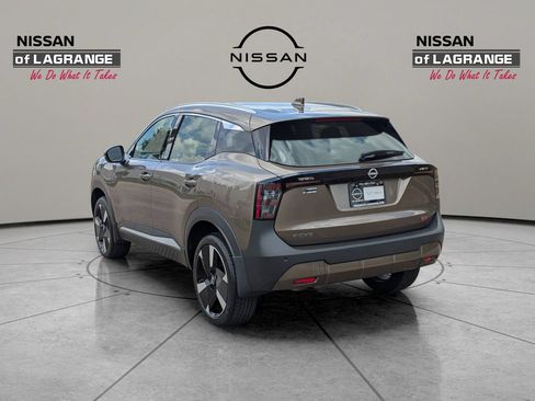 Used 2025 Nissan Kicks SR FWD image 7