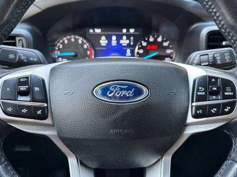 Certified 2021 Ford Explorer XLT RWD image 25