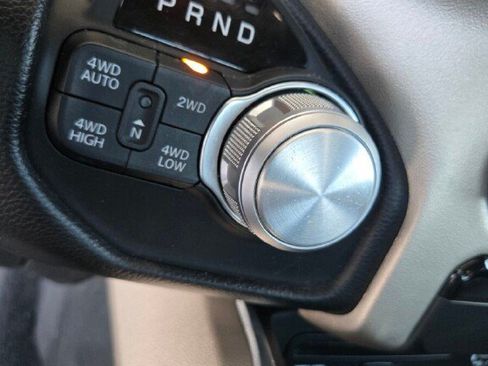 Used 2019 RAM 1500 Laramie AWD/4WD image 16