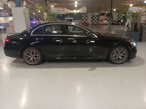 Used 2021 Mercedes-Benz E 350 4MATIC Sedan image 5