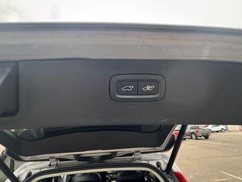 Used 2024 Volvo XC90 B5 Plus w/ Protection Package Premier AWD/4WD image 14