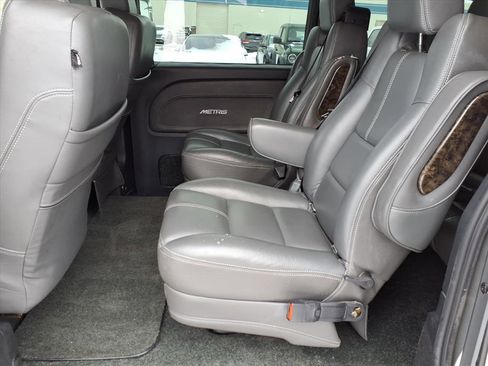 Used 2016 Mercedes-Benz Metris Passenger image 12