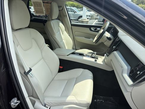 Certified 2023 Volvo XC60 B5 Core w/ Climate Package AWD/4WD image 35