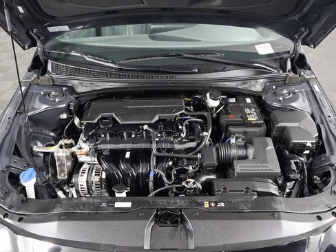 Used 2024 Hyundai Elantra SEL FWD image 15