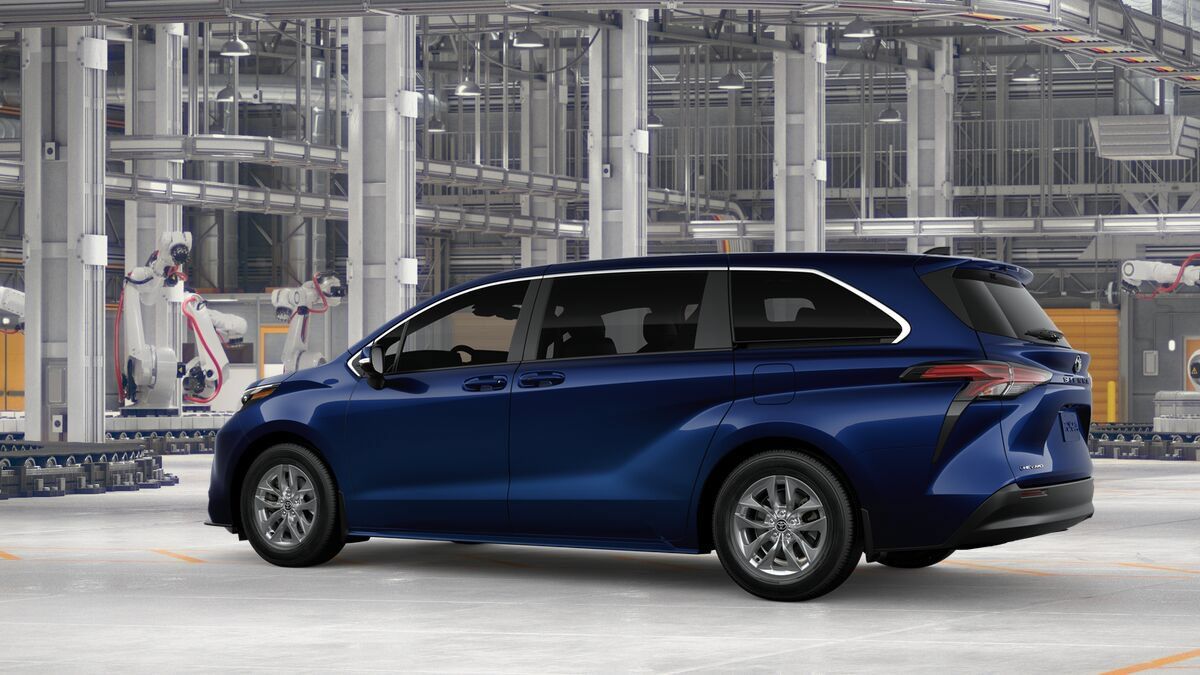 New 2026 Toyota Sienna LE AWD/4WD image 5