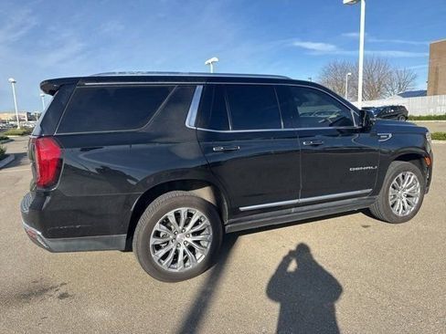 Used 2021 GMC Yukon Denali w/ Denali Premium Package image 6