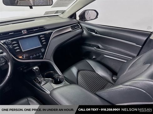 Used 2018 Toyota Camry L image 21
