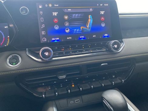 Used 2024 Chevrolet Colorado ZR2 w/ ZR2 Convenience Package III image 16