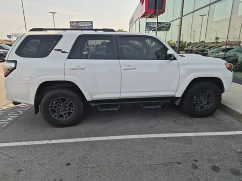 Used 2024 Toyota 4Runner TRD Off-Road AWD/4WD image 4