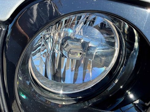 Used 2022 Jeep Gladiator Sport image 29