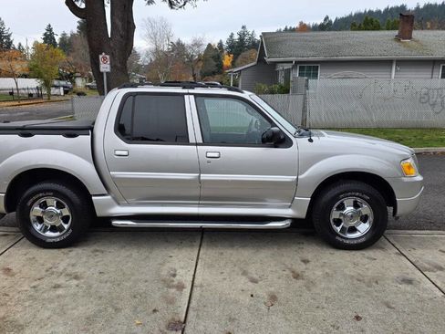 Used 2004 Ford Explorer Sport Trac 4x4 image 4