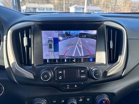 Used 2023 GMC Terrain Denali w/ Black Diamond Edition image 12