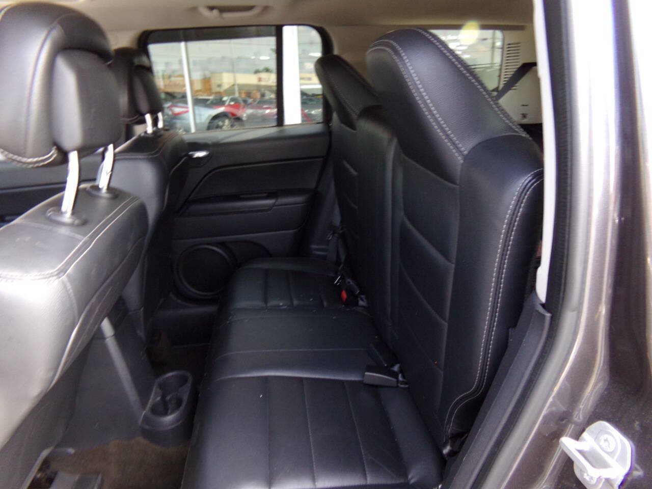 Used 2016 Jeep Patriot High Altitude AWD/4WD image 13