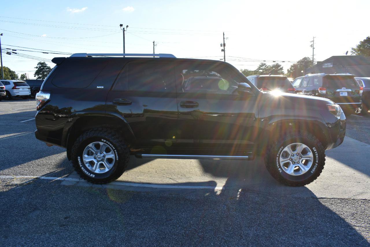 Used 2017 Toyota 4Runner SR5 RWD image 5