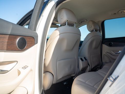 Used 2022 Mercedes-Benz GLC 300 4MATIC image 24