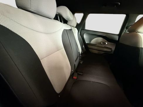 Used 2014 Kia Soul FWD image 24