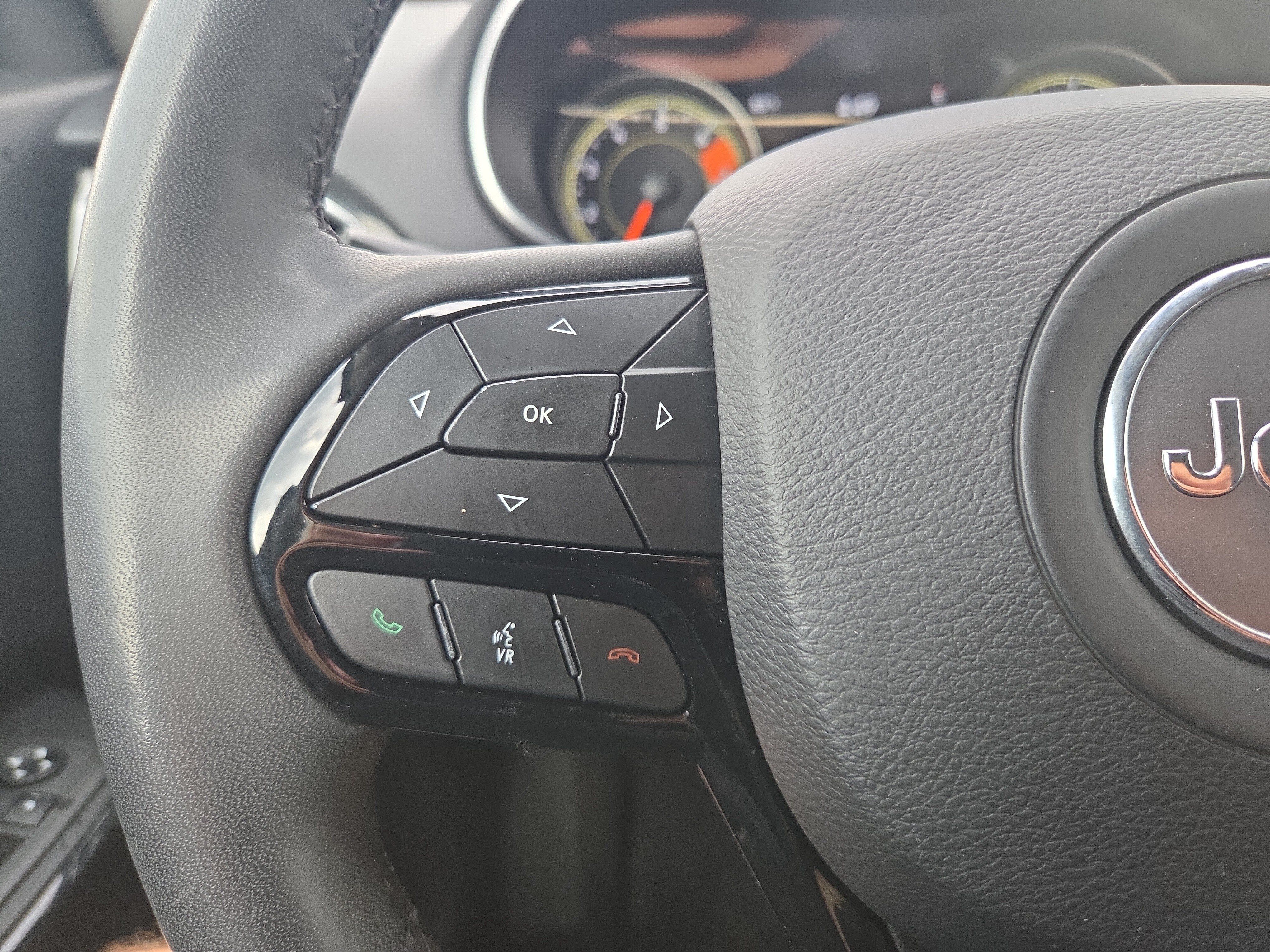 Used 2023 Jeep Cherokee Altitude Lux AWD/4WD image 11
