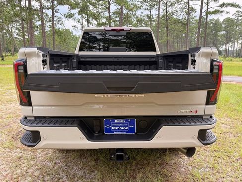New 2026 GMC Sierra 2500 AT4 w/ AT4 Premium Plus Package AWD/4WD image 5