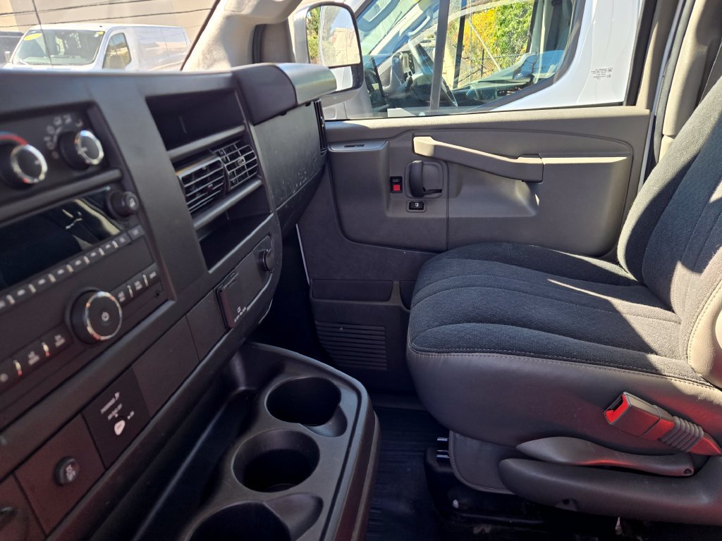 Used 2025 GMC Savana 2500 w/ Driver Convenience Package RWD image 7