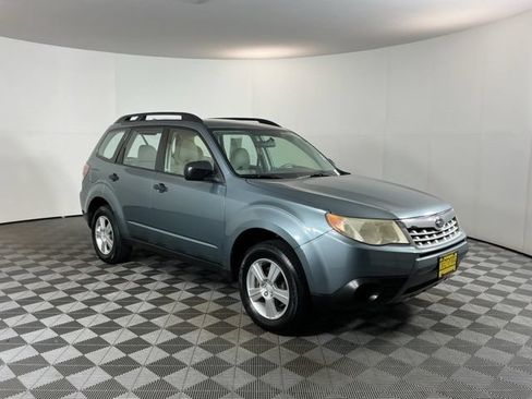 Used 2012 Subaru Forester 2.5X w/ Alloy Wheel Pkg AWD/4WD image 3