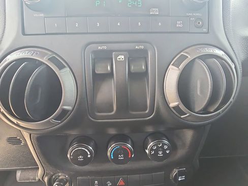 Used 2016 Jeep Wrangler Sport w/ Quick Order Package 24S AWD/4WD image 27