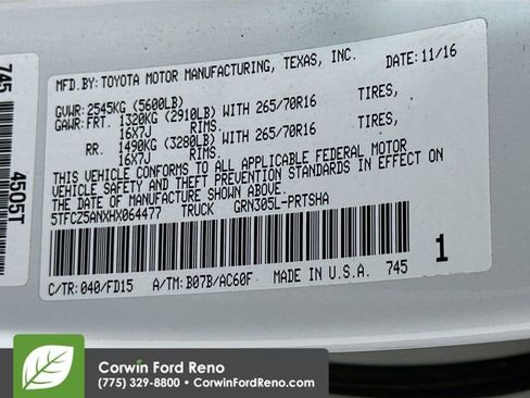 Used 2017 Toyota Tacoma TRD Off-Road image 31