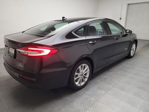 Used 2019 Ford Fusion SE FWD image 9