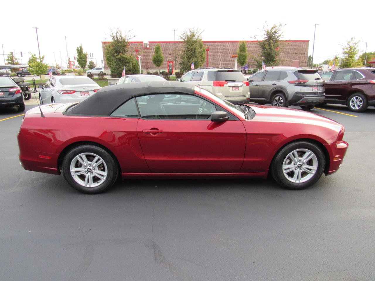 Used 2014 Ford Mustang Convertible RWD image 7