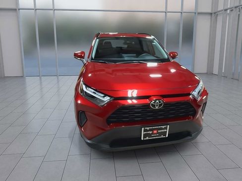 Used 2025 Toyota RAV4 XLE AWD/4WD image 3