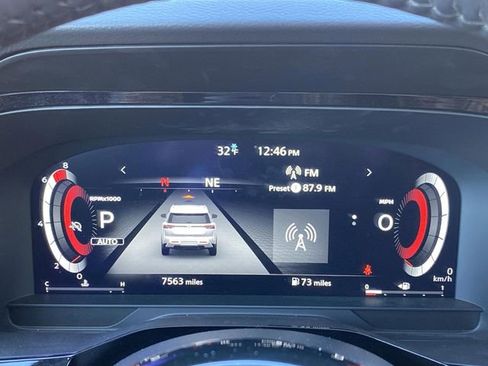 Used 2024 Nissan Pathfinder Platinum image 19